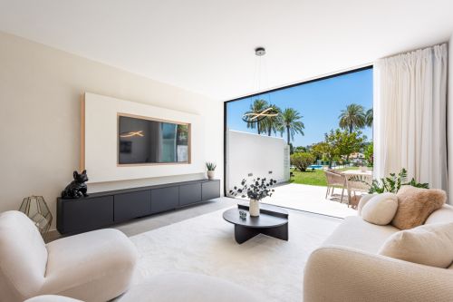Refurbished 4-bedroom townhouse