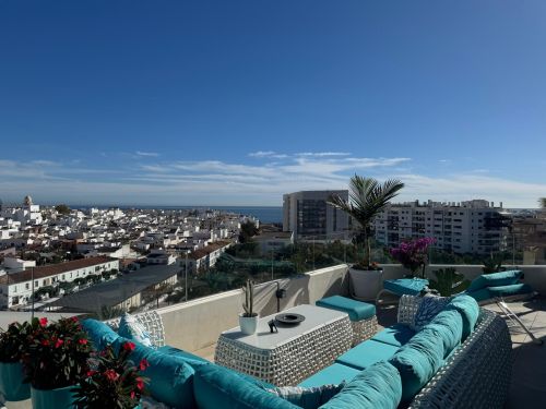 Spectacular Contemporary Penthouse with Panoramic Sea and Mountain Views — Estepona Town