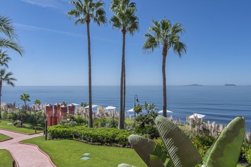 Luxury Modern Penthouse with Panoramic Sea Views in Cabo Bermejo