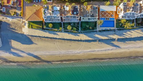 Incredible 3 Bedroom beachfront apartment