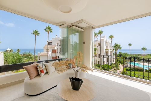 Luxury Beachfront Apartment in Bahía del Velerín, Estepona