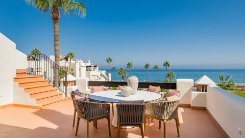 Luxury Frontline Beach Apartment