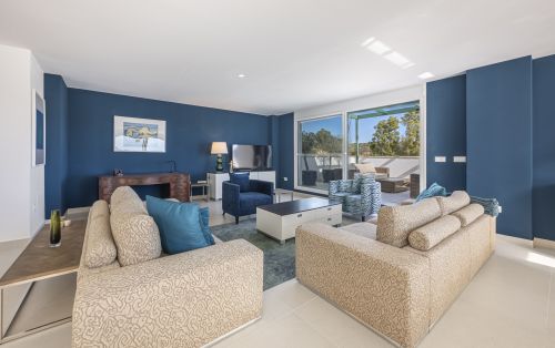 Beautiful Southwest-Facing Three-Bedroom with Two Large Terraces in La Rerserva