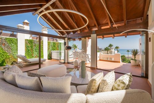 Beachfront 3-Bed Apartment