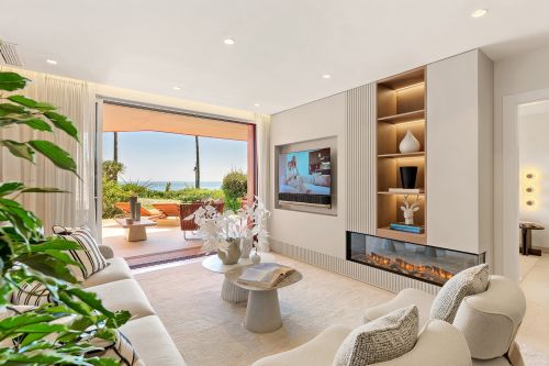 Frontline Beach Luxury Ground-Floor Apartment in Estepona