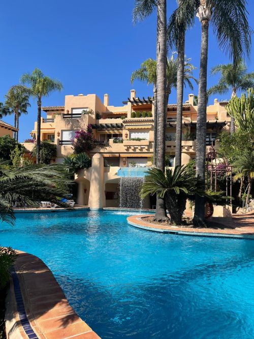 Long-term rental opportunity in one of Marbella’s most secure and prestigious residential enclaves.