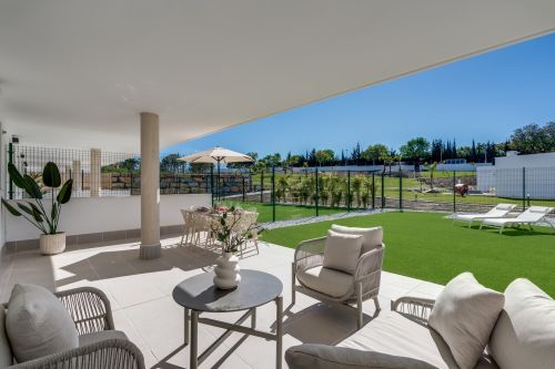 Brand-New 2-Bed Ground-Floor Apartment with Large Garden in Aranya, Estepona