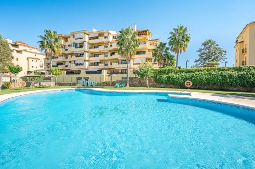Immaculate Ground Floor Apartment with Expansive Terrace in Las Joyas, Estepona East