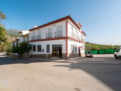 Spacious and Bright Commercial Property in Alozaina, Málaga