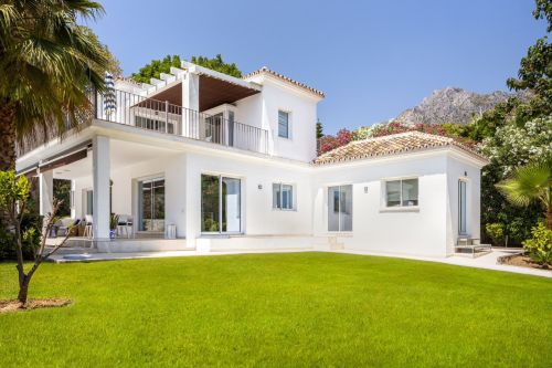 Exclusive Four-Bedroom Mediterranean Villa for Rent in a Gated Community on the Golden Mile