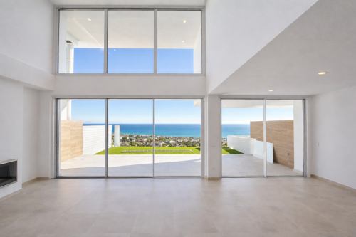 Exceptional 3-Bedroom Duplex with Panoramic Sea & Gibraltar Views - Infinity Alcaidesa