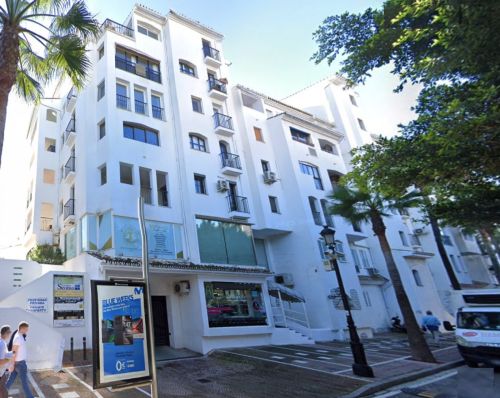 Prime Apartment in the Heart of Puerto Banús NEEDS REFORMS