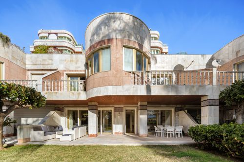 Splendid duplex in a historic residence in the center of Puerto Banus