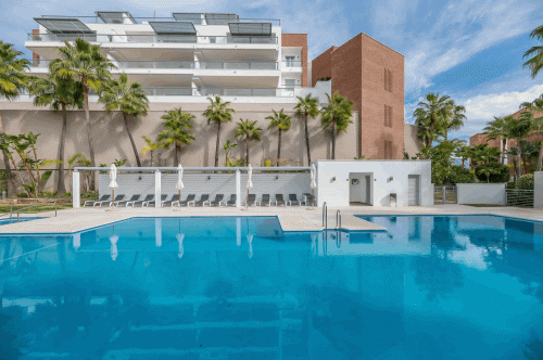 Luxury, spacious 3 bedroom Elevated Ground floor apartment in Avalon, Los Arqueros Golf