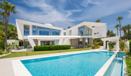 Villa for sale in Los Monteros Playa, Marbella East