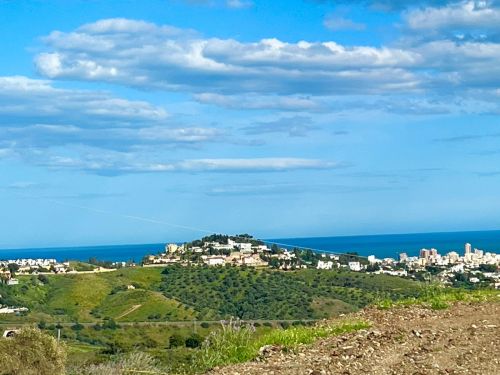 Flat plot with beautiful views in Lomas del Flamenco, close to Mijas Golf!