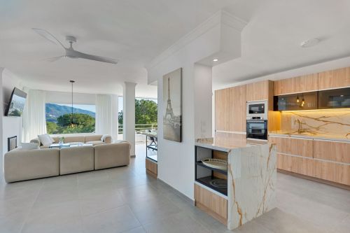 Newly renovated duplex apartment with seaviews