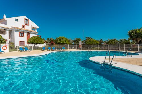 Coastal Ground-Floor Living at Noray
