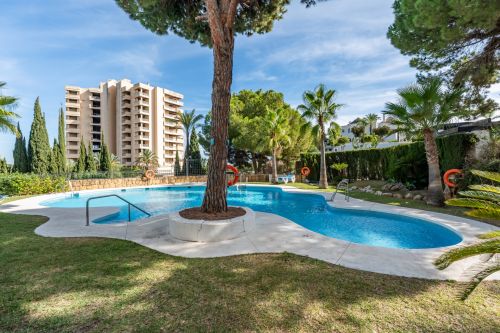 Apartment for sale in Rio Real, Marbella East