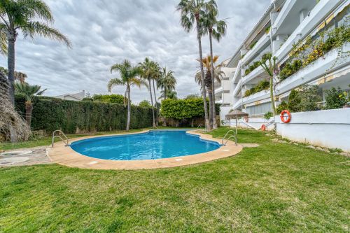 DUPLEX PENTHOUSE IN GUADALMINA BAJA – 290 SQM | 5 ENSUITES | 3 PARKING | RARE OPPORTUNITY