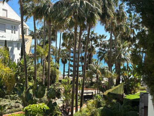 Front line beach apartment on The Golden Mile