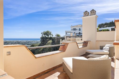 Duplex Penthouse with Panoramic Views in Benahavís