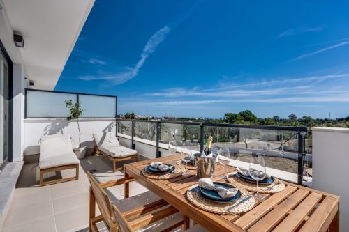 Southwest-Facing 1-Bedroom Apartment in Aranya, Selwo