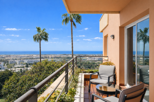 Luxury Golf Front Apartment in Marbella