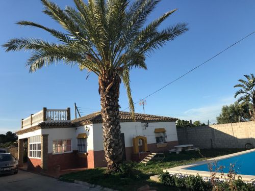 Villa for sale in Chiclana de la Frontera