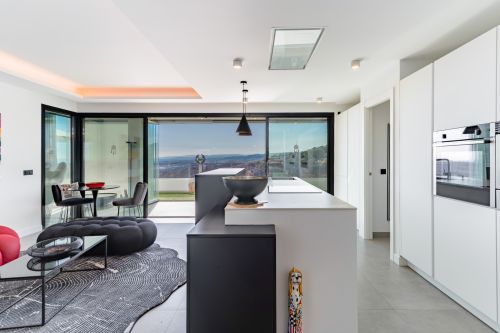 Panoramic Sea & Mountain Views · Unrivalled Privacy · 400 m² Total Space