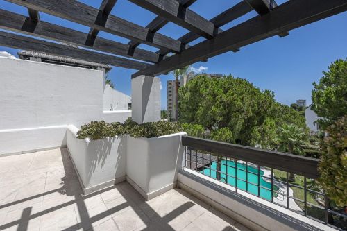 Apartment for sale in Rio Real, Marbella East