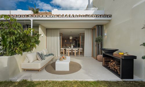 Town House for sale in Altos de Aloha, Nueva Andalucia