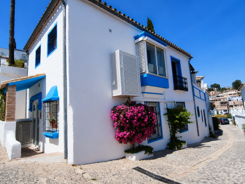 Charming Townhouse with Panoramic Sea Views in La Heredia, Benahavís