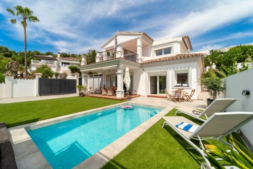 SOUTH-FACING FAMILY VILLA WITH PRIVATE POOL IN MIJAS COSTA