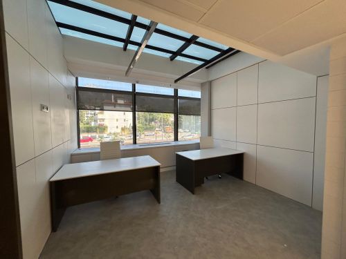 Luxury office with open views in the prestigious Golden Mile.