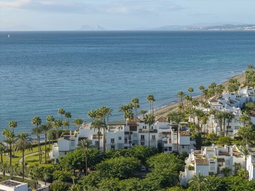 Ground Floor Apartment for sale in Alcazaba Beach, Estepona East