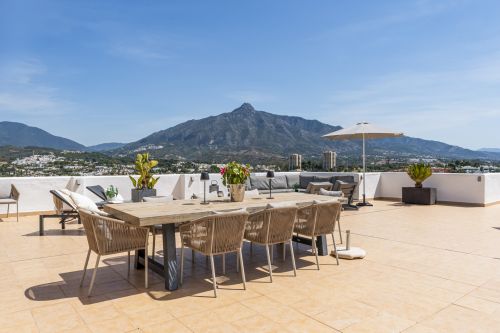 2 bedroom penthouse for rent in Nueva Andalucia, Marbella