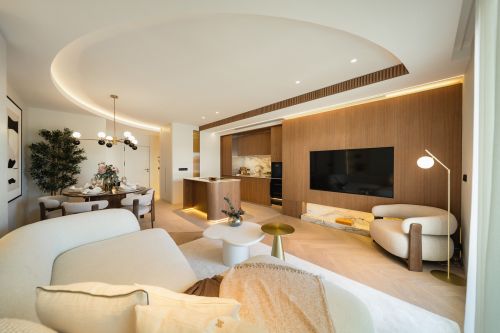 Exceptional Fully Refurbished 3-Bedroom Apartment on Marbella Golden Mile with Panoramic Sea Views