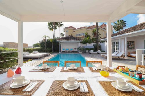 Villa for sale in Benahavis