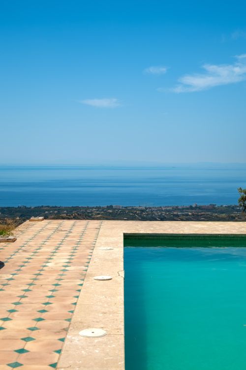 9 bedroom villa for sale in La Mairena, Marbella Este