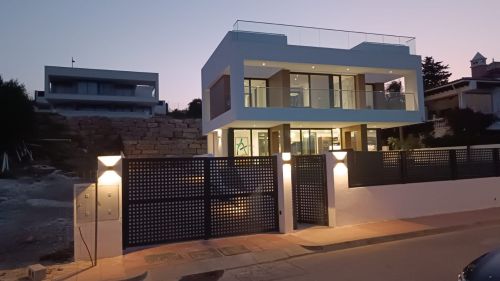 Villa for sale in Valle Romano, Estepona West