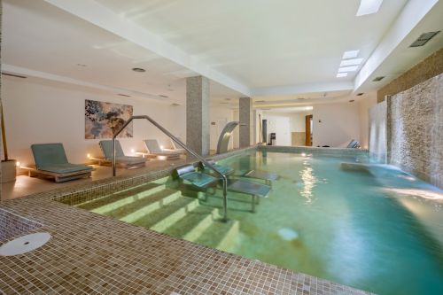 Luxury 3-Bedroom Duplex Penthouse in Aloha Hill Club, Nueva Andalucía