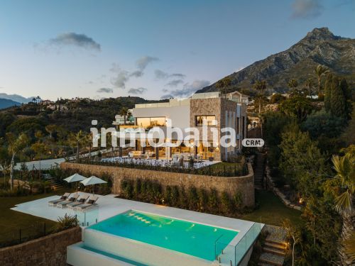 Villa Harmony, Exclusive Villa with Andalusian Charm in Marbella Hill Club