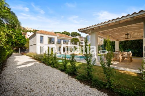 Los Arqueros 36, Elegant Villa in Prime Location