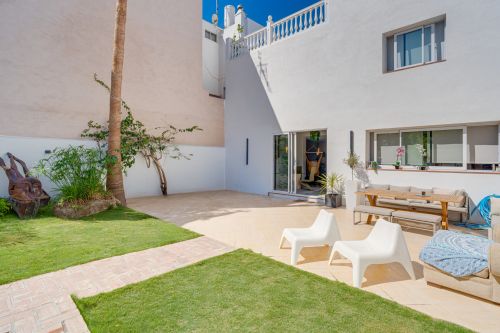 5 bedroom town house for sale in Cancelada, Estepona East