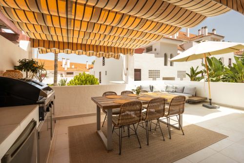 Luxury 3-bedroom apartment in Nueva Andalucía, close to the beach with sea views