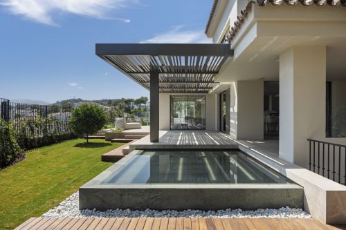 Villa for sale in Nueva Andalucia, Marbella