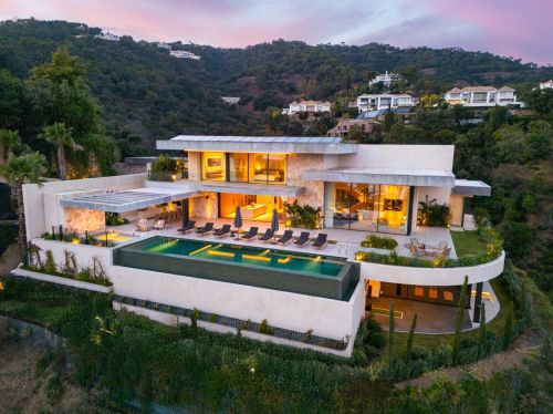 6 bedroom villa for sale in El Madroñal, Benahavis