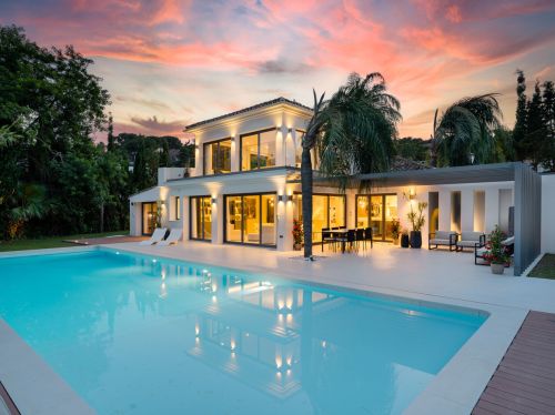 4 bedroom villa for sale in Las Brisas, Nueva Andalucia