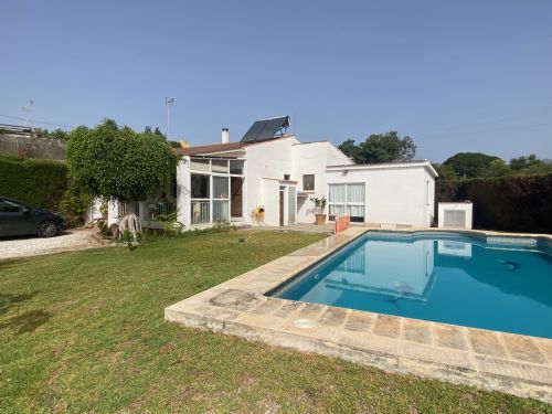 ## **Elegant Villa with Guest House and Private Pool on the New Golden Mile**